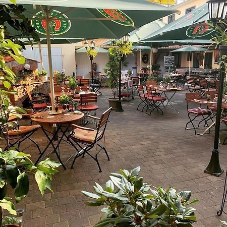 Pension Goldene Mitte Groß-Zimmern Exteriör bild