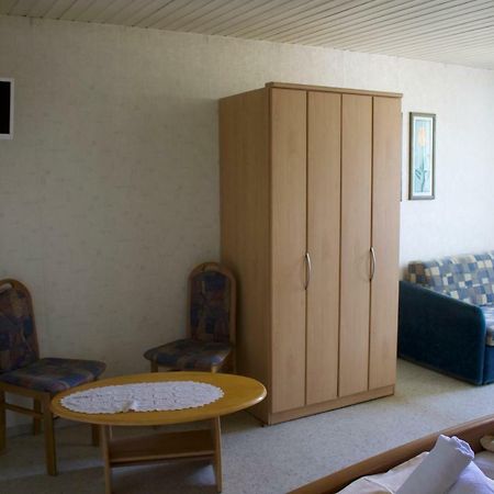 Pension Goldene Mitte Groß-Zimmern Exteriör bild