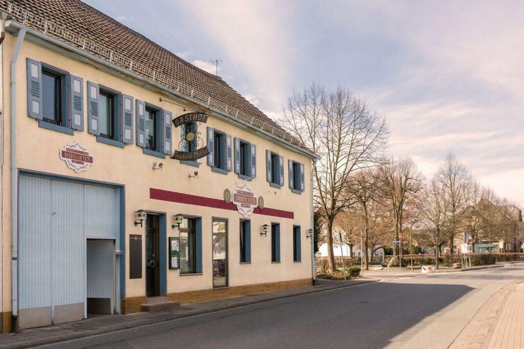 Pension Goldene Mitte Groß-Zimmern Exteriör bild